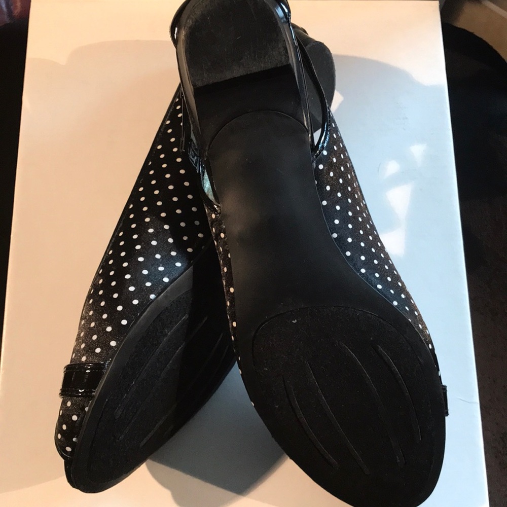 Flats - Picture 2 of 3